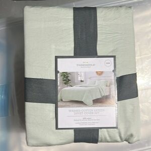 New Threshold sage green duvet cover king size